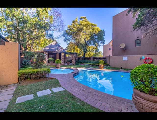 1 BEDROOM SECTIONAL TITLE FOR SALE IN DOUGLASDALE